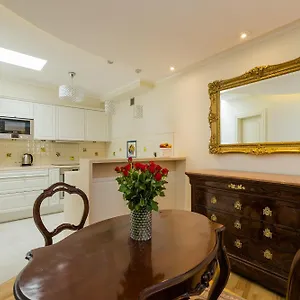 https://apt-old-town-warsaw.warsawhotelspoland.com