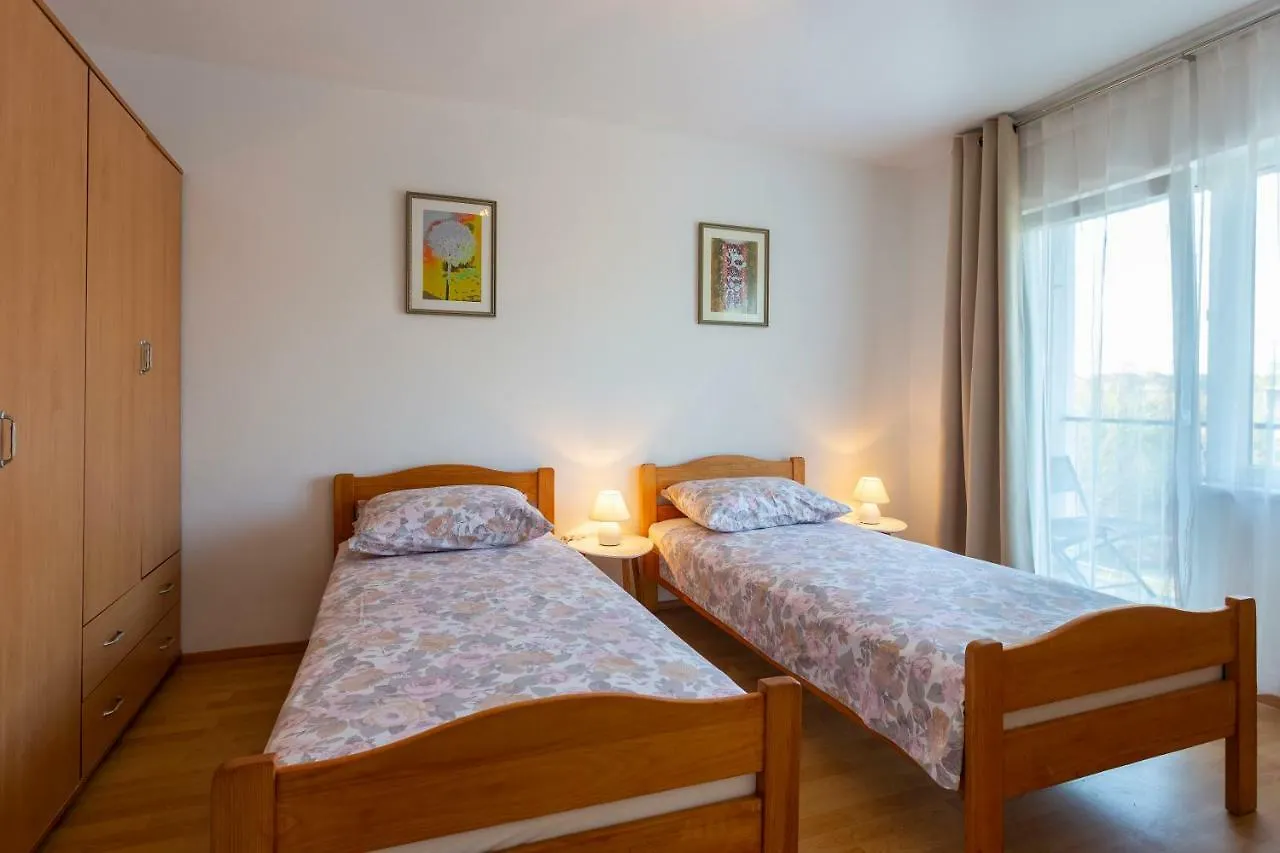 Apartment Anna With Free Private Parking Pola
