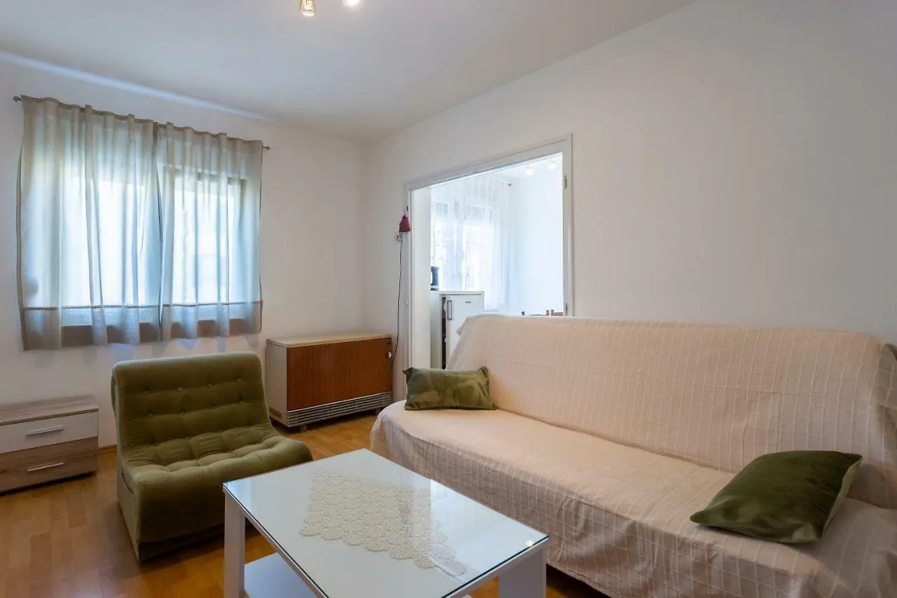 Apartment Anna With Free Private Parking Pola