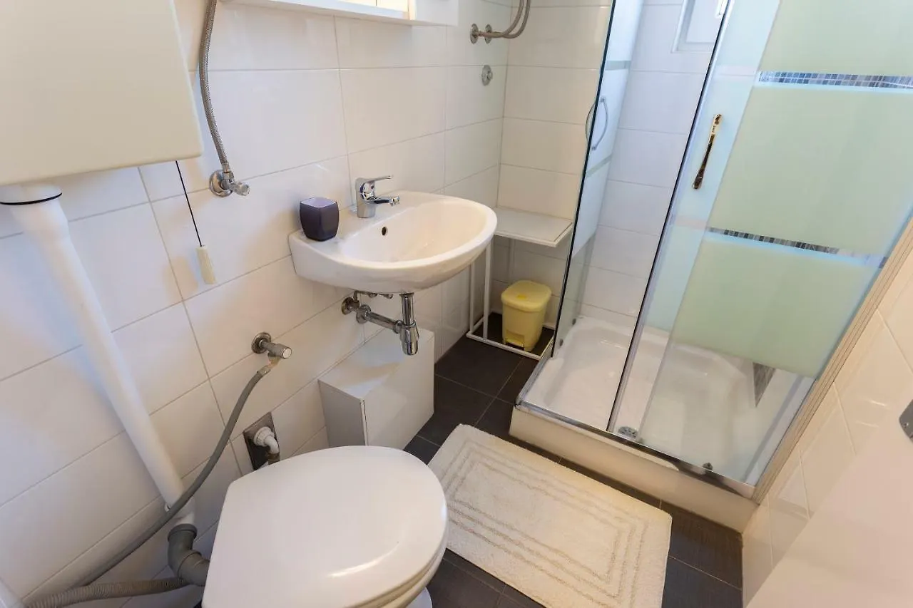 Apartment Anna With Free Private Parking Pola