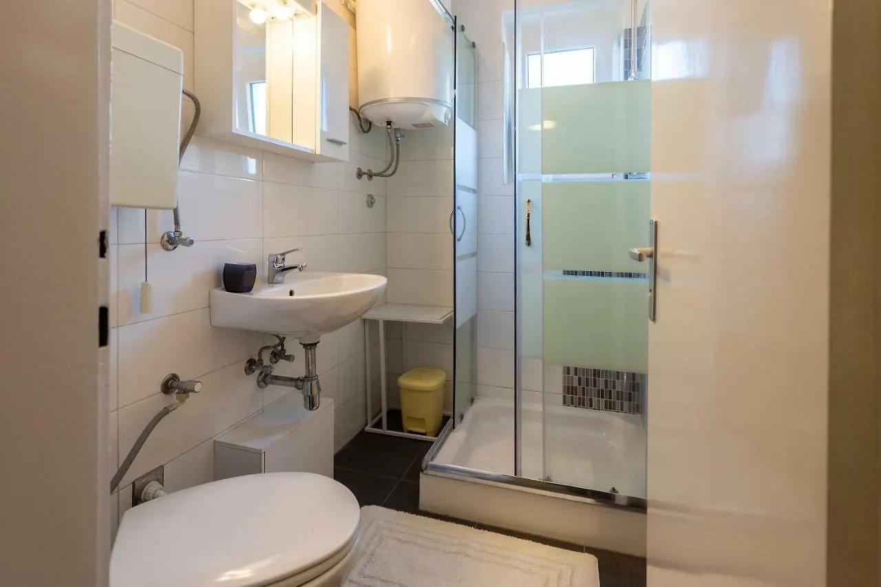 Apartment Anna With Free Private Parking Pola