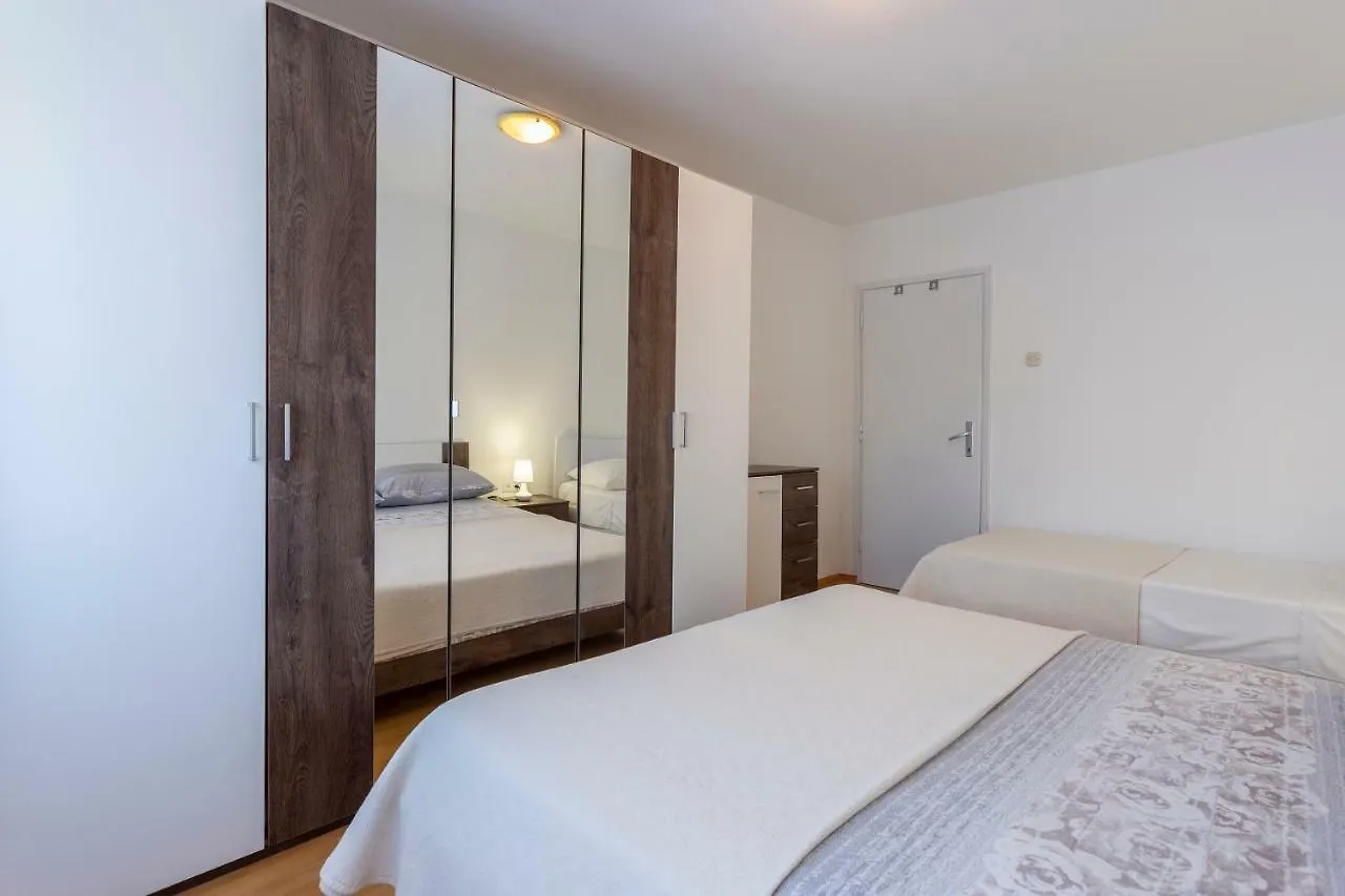 Apartment Anna With Free Private Parking Pola 0*,  Croazia